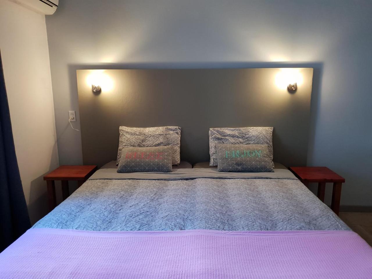 Bed And Breakfast Toni Kunchi วิลเลมสตัด ภายนอก รูปภาพ