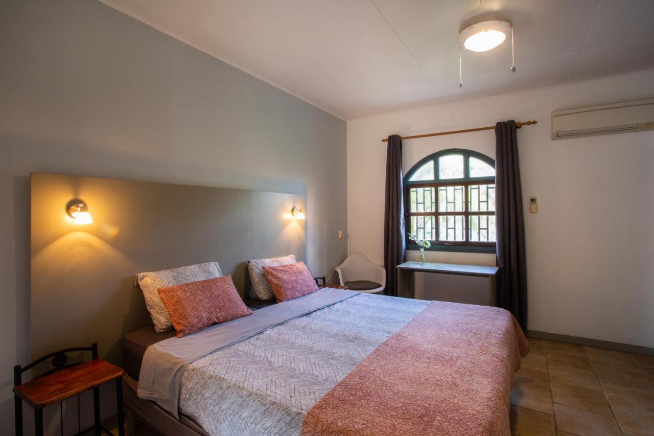 Bed And Breakfast Toni Kunchi วิลเลมสตัด ภายนอก รูปภาพ